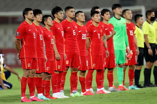 中国男篮热身赛结束，8名球员确定离队 焦泊乔砍下19分 依旧没机会